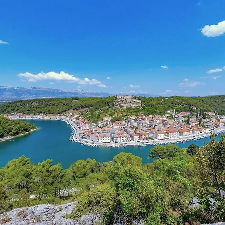 Mediterranean Charm By Milena 아파트