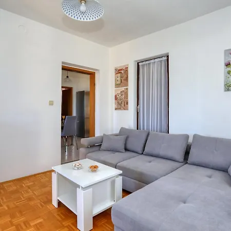 Mediterranean Charm By Milena Apartment *