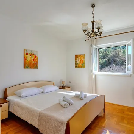Mediterranean Charm By Milena Apartamento