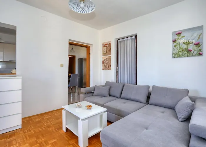 Mediterranean Charm By Milena Apartman *